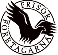 Medlemssalongerna i Frisörföretagarna består av utbildade och erfarna frisörer och seriösa företagare. En behörig frisör har tagit sitt gesällbrev. I Sverige finns nämligen ingen etableringskontroll inom frisörbranschen. Vem som helst får öppna och driva en salong, utan en enda dags utbildning. Våra företagarmedlemmar är alla utbildade, erfarna frisörer och seriösa företagare! Medlemssalongerna i Frisörföretagarna består av utbildade och erfarna frisörer och seriösa företagare. En behörig frisör har tagit sitt gesällbrev. I Sverige finns nämligen ingen etableringskontroll inom frisörbranschen. Vem som helst får öppna och driva en salong, utan en enda dags utbildning. Våra företagarmedlemmar är alla utbildade, erfarna frisörer och seriösa företagare!